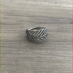 PANDORA Feather Ring